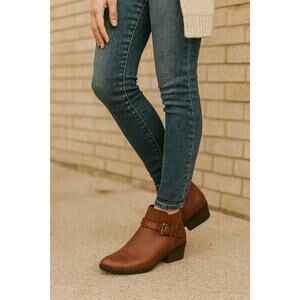 Clarks Collection Brown Ankle Booties Size 7 Faux Snake Strap Buckle Everyday